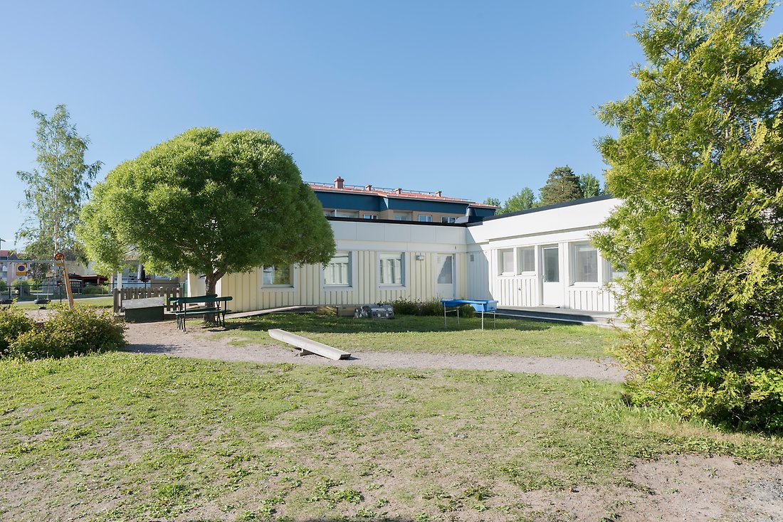 Utomhusmiljö Bergstadens förskola, en del av förskolans gård