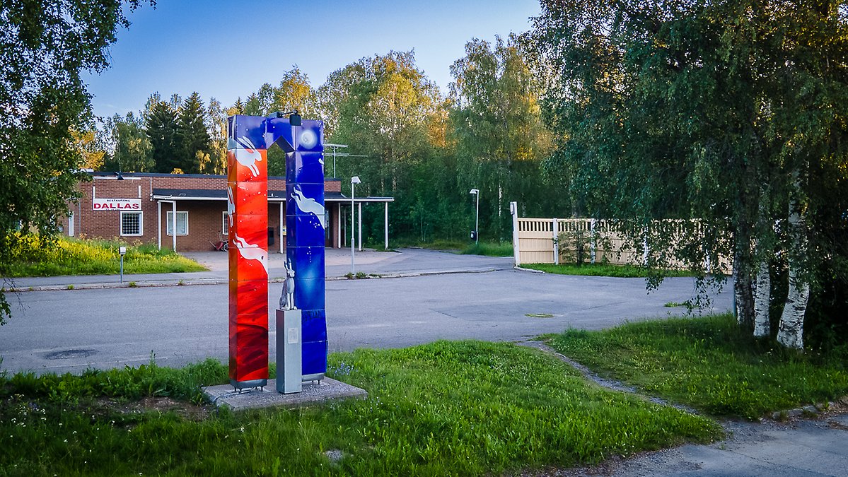 Harportal med omgivande bostadsområde